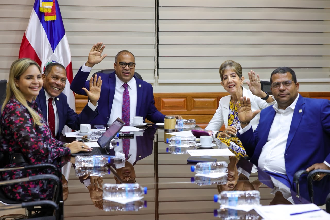 Comisión de Asuntos Agropecuarios favorece resolución que dispone titulación de proyectos agrarios