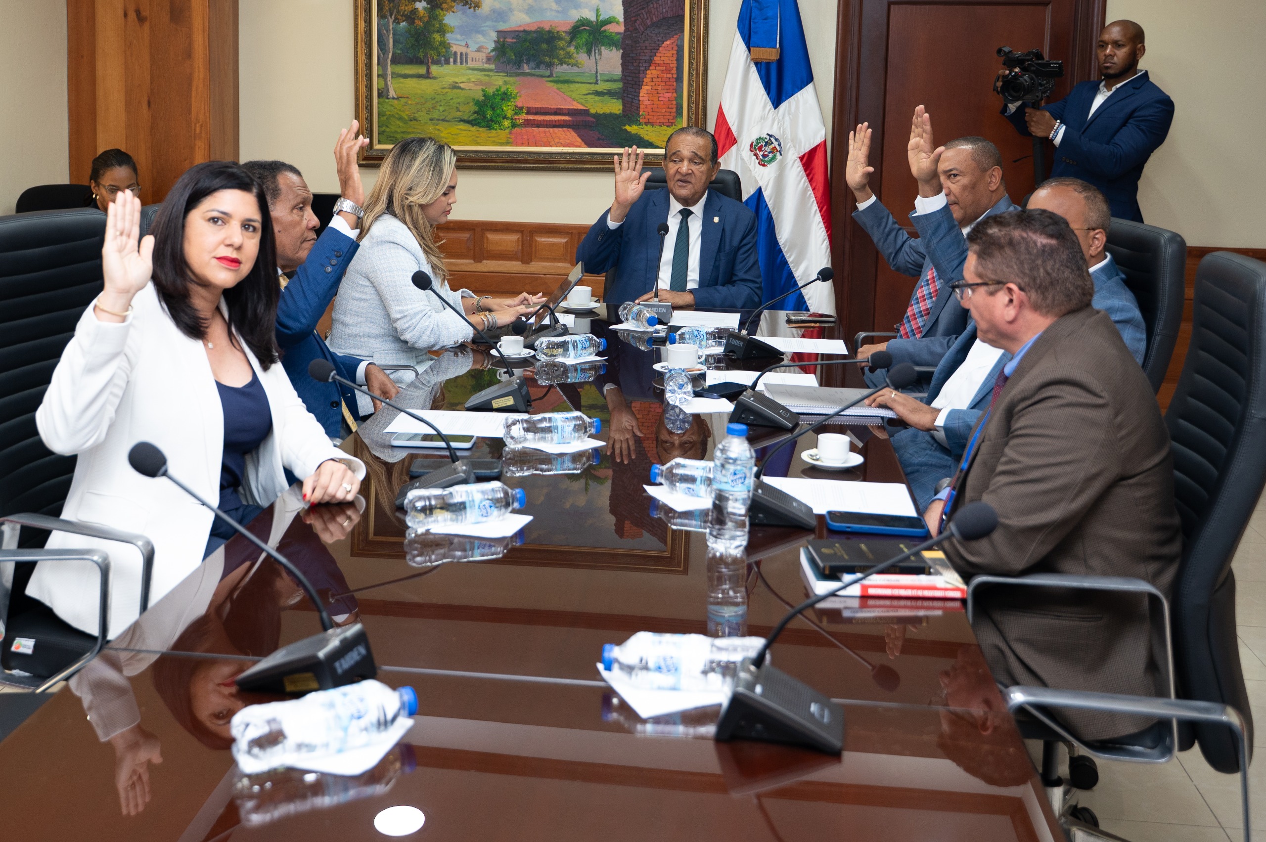 Comisión de Recursos Naturales y Medio Ambiente favorece construcción de sistema de alcantarillado sanitario en Villa Tapia