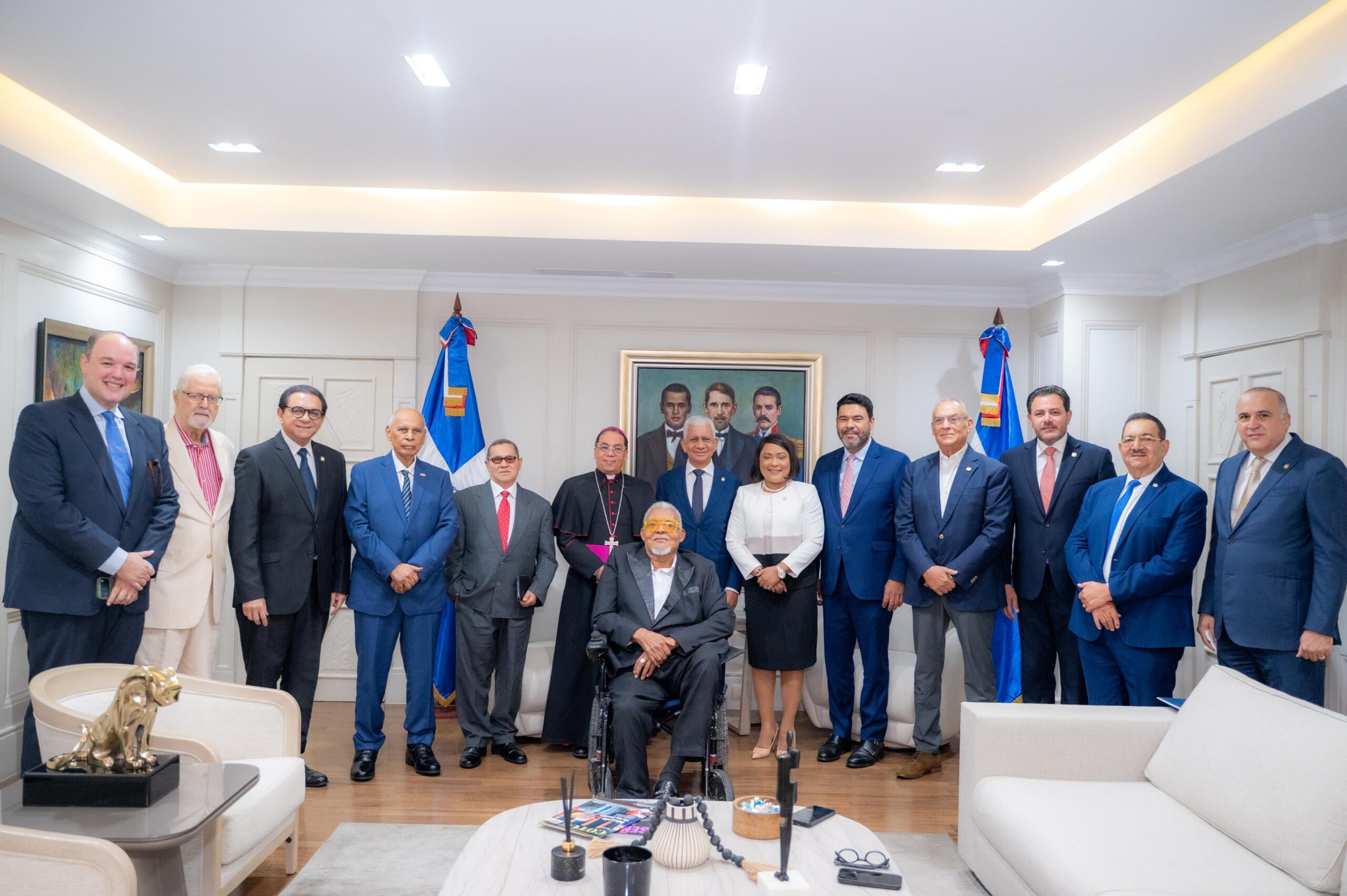 Presidente del Senado recibe a personalidades destacadas en el ámbito intelectual, religioso y artístico
