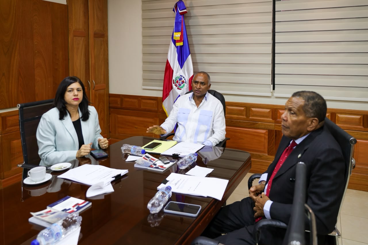 Comisión de Educación escucha opinión del ITLA y el MINERD sobre proyecto de ley educación digital en RD