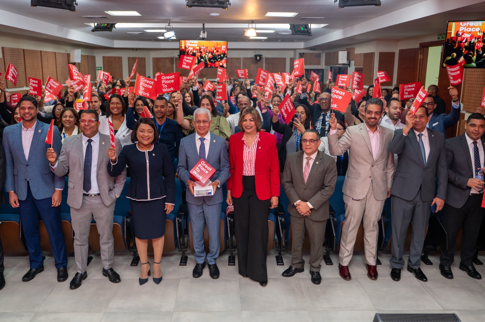Senado de la República recibe certificación “Great Place To Work” que lo acredita como un gran lugar para trabajar