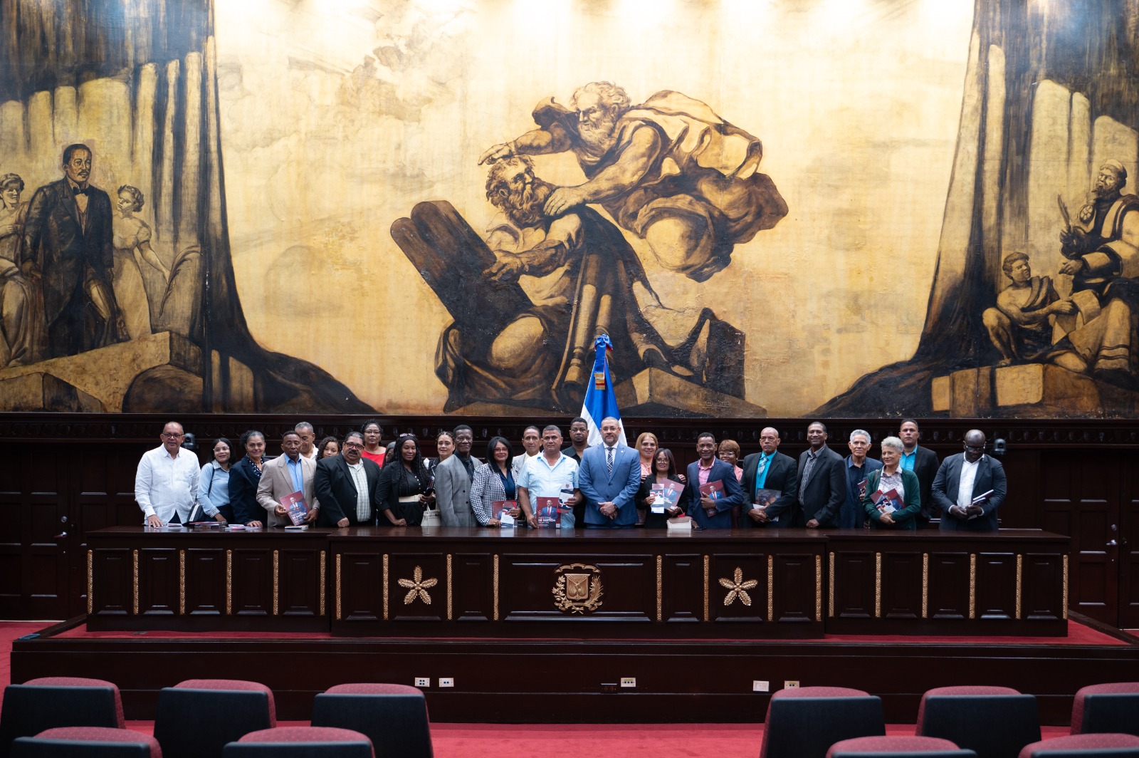 Miembros de la sociedad civil de La Romana conocen el Senado de la República 1 WhatsApp Image 2026 07 16 at 10.17.14 AM